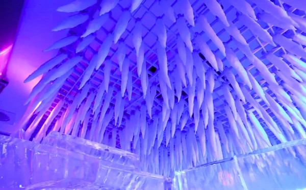 Chillout ice lounge 